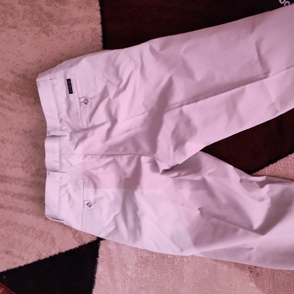 Dockers - Picture 3 of 4